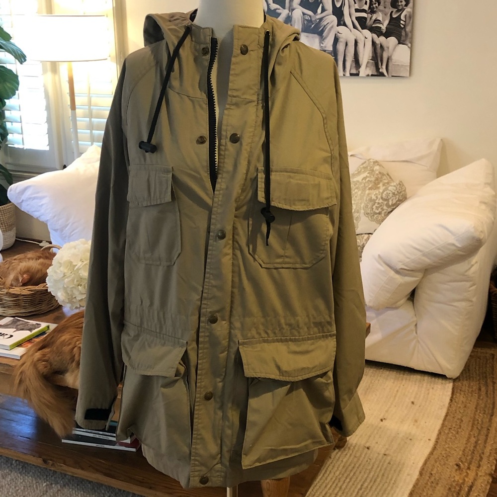 Hooded Eddie Bauer men’s jacket